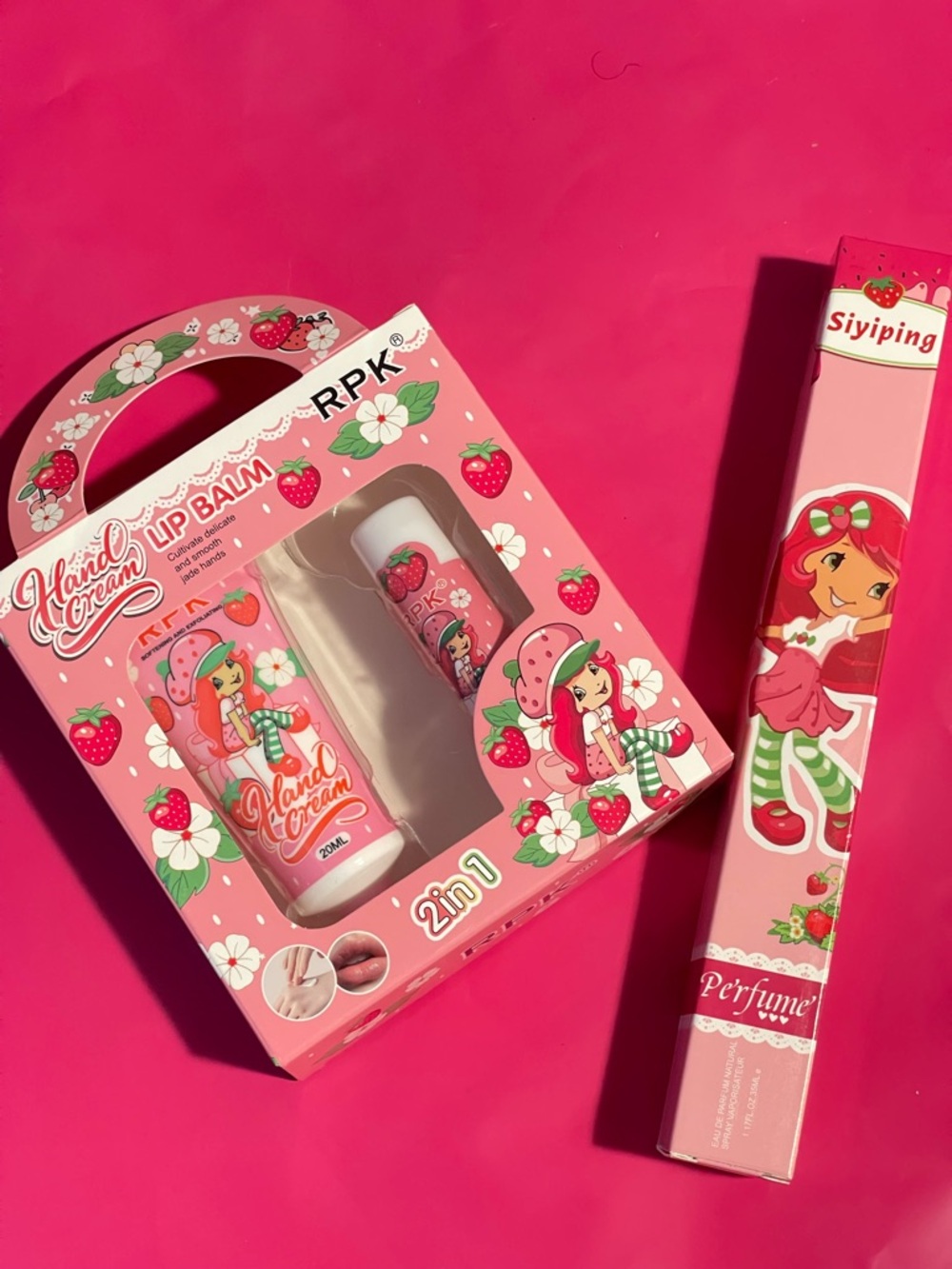 Strawberry Shortcake Lip Balm & Hand Cream Gift Set - Pink